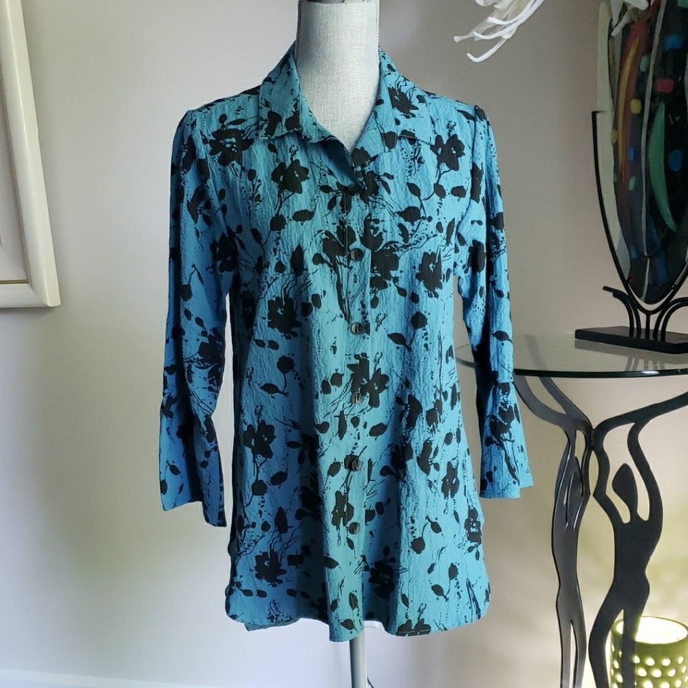 Habitat Blue and Black 3/4 Sleeve Relaxed Blouse
